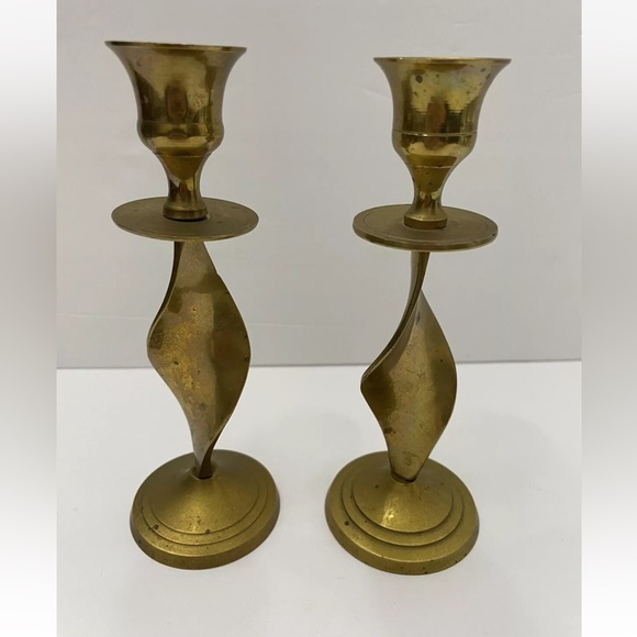 Vintage Twisted Spiral Stem Solid Brass Candlesticks Candle Holder 6.25” H - Picture 5 of 6
